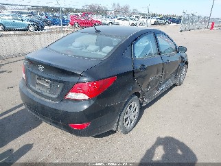 2013 Hyundai Accent, VIN KMHCT4AE8DU311207. Zdjęcie 4 z 6 z aukcji IAAI. Katalog aut z USA OpenDataCar.