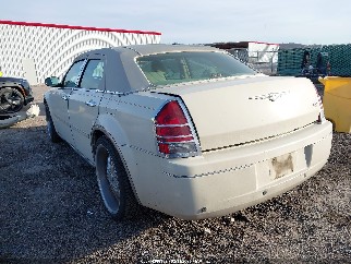 2007 Chrysler 300, VIN 2C3KA53G87H629835. Zdjęcie 3 z 6 z aukcji IAAI. Katalog aut z USA OpenDataCar.