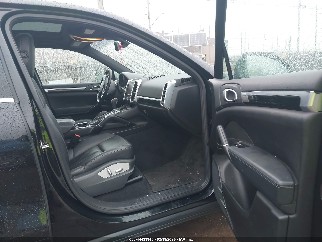 2012 Porsche Cayenne, VIN WP1AA2A24CLA00906. Фото 5 з 6 з аукціону IAAI. Каталог авто зі США OpenDataCar.