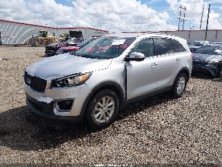 2016 Kia Sorento, VIN 5XYPG4A35GG046888. Фото 2 з 6 з аукціону IAAI. Каталог авто зі США OpenDataCar.