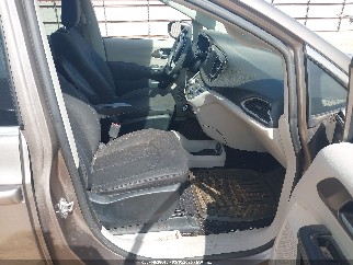 2017 Chrysler Pacifica, VIN 2C4RC1DG4HR835581. Zdjęcie 5 z 6 z aukcji IAAI. Katalog aut z USA OpenDataCar.