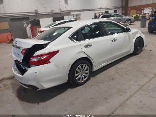 2017 Nissan Altima, VIN 1N4AL3AP9HC476370. Фото 4 з 6 з аукціону IAAI. Каталог авто зі США OpenDataCar.