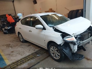 2019 Nissan Versa, VIN 3N1CN7AP9KL826583. Фото 1 з 6 з аукціону IAAI. Каталог авто зі США OpenDataCar.