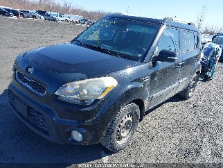 2013 Kia Soul, VIN KNDJT2A63D7605377. Фото 2 из 6 с аукциона IAAI. Каталог авто из США OpenDataCar.