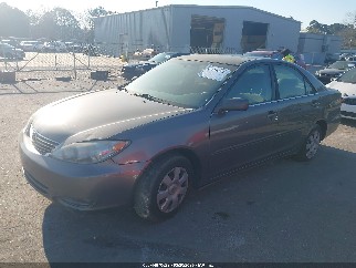 2005 Toyota Camry, VIN 4T1BE32K65U561213. Zdjęcie 2 z 6 z aukcji IAAI. Katalog aut z USA OpenDataCar.