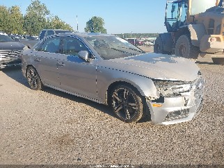 2017 Audi A4, VIN WAUFNAF42HA158645. Фото 1 з 6 з аукціону IAAI. Каталог авто зі США OpenDataCar.