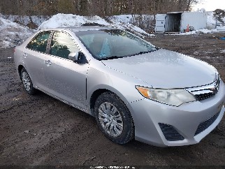 2014 Toyota Camry, VIN 4T4BF1FK3ER441094. Zdjęcie 1 z 6 z aukcji IAAI. Katalog aut z USA OpenDataCar.
