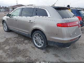 2018 Lincoln MKT, VIN 2LMHJ5AT9JBL00352. Фото 3 з 6 з аукціону IAAI. Каталог авто зі США OpenDataCar.