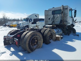 2024 Volvo VNR, VIN 4V4WC9EG7RN625009. Zdjęcie 4 z 6 z aukcji IAAI. Katalog aut z USA OpenDataCar.