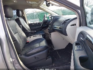 2013 Chrysler Town & Country, VIN 2C4RC1CG8DR737486. Фото 5 из 6 с аукциона IAAI. Каталог авто из США OpenDataCar.