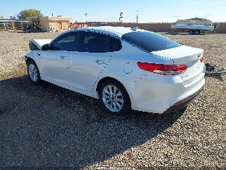 2017 Kia Optima, VIN 5XXGT4L38HG125499. Фото 3 з 6 з аукціону IAAI. Каталог авто зі США OpenDataCar.