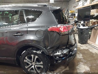 2018 Toyota RAV4, VIN JTMBFREV5JJ251642. Фото 6 з 6 з аукціону IAAI. Каталог авто зі США OpenDataCar.