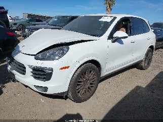2017 Porsche Cayenne, VIN WP1AA2A24HKA89034. Фото 2 з 6 з аукціону IAAI. Каталог авто зі США OpenDataCar.