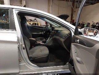 2013 Hyundai Sonata, VIN 5NPEB4AC1DH517526. Фото 5 з 6 з аукціону IAAI. Каталог авто зі США OpenDataCar.