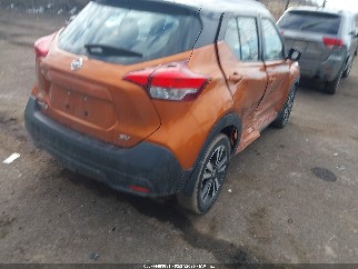 2018 Nissan Kicks, VIN 3N1CP5CU7JL518568. Фото 4 з 6 з аукціону IAAI. Каталог авто зі США OpenDataCar.