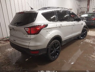 2019 Ford Escape, VIN 1FMCU9GD0KUC05968. Фото 4 з 6 з аукціону IAAI. Каталог авто зі США OpenDataCar.