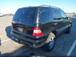 2004 Mercedes-benz ML-Class, VIN 4JGAB57E74A474777. Фото 4 з 6 з аукціону IAAI. Каталог авто зі США OpenDataCar.