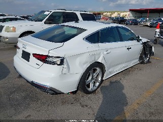 2021 Audi A5 Sportback, VIN WAUDACF51MA051359. Фото 4 з 6 з аукціону IAAI. Каталог авто зі США OpenDataCar.