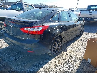 2013 Ford Focus, VIN 1FADP3F28DL169975. Zdjęcie 4 z 6 z aukcji IAAI. Katalog aut z USA OpenDataCar.