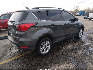 2019 Ford Escape, VIN 1FMCU9HD1KUB11886. Фото 4 з 6 з аукціону IAAI. Каталог авто зі США OpenDataCar.