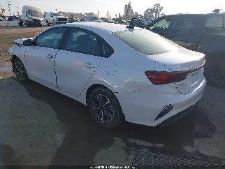 2024 Kia Forte, VIN 3KPF24AD6RE727449. Фото 3 з 6 з аукціону IAAI. Каталог авто зі США OpenDataCar.