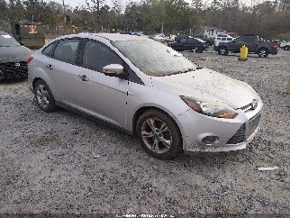 2014 Ford Focus, VIN 1FADP3F27EL262567. Фото 1 из 6 с аукциона IAAI. Каталог авто из США OpenDataCar.