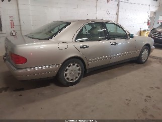 1999 Mercedes-benz E-Class, VIN WDBJF82H3XX016262. Фото 4 з 6 з аукціону IAAI. Каталог авто зі США OpenDataCar.
