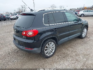 2011 Volkswagen Tiguan, VIN WVGBV7AX0BW505708. Фото 4 з 6 з аукціону IAAI. Каталог авто зі США OpenDataCar.