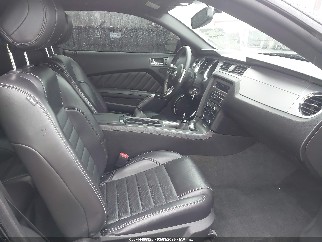 2014 Ford Mustang, VIN 1ZVBP8CF4E5218582. Zdjęcie 5 z 6 z aukcji IAAI. Katalog aut z USA OpenDataCar.