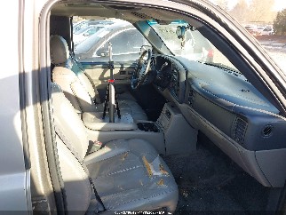 2001 Chevrolet Suburban 1500, VIN 1GNFK16T01J200438. Фото 5 з 6 з аукціону IAAI. Каталог авто зі США OpenDataCar.