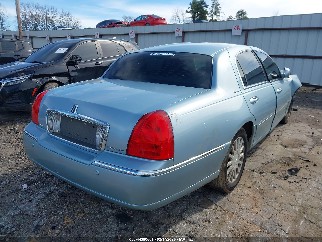 2005 Lincoln Town Car, VIN 1LNHM81W15Y615184. Фото 4 з 6 з аукціону IAAI. Каталог авто зі США OpenDataCar.