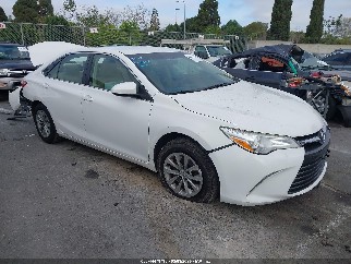 2017 Toyota Camry, VIN 4T1BF1FK8HU333634. Фото 1 з 6 з аукціону IAAI. Каталог авто зі США OpenDataCar.