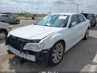 2019 Chrysler 300, VIN 2C3CCAEG9KH536237. Фото 2 з 6 з аукціону IAAI. Каталог авто зі США OpenDataCar.