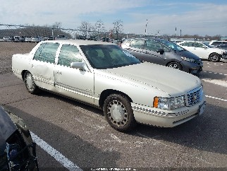 1998 Cadillac Deville, VIN 1G6KD54Y5WU743266. Фото 1 з 6 з аукціону IAAI. Каталог авто зі США OpenDataCar.