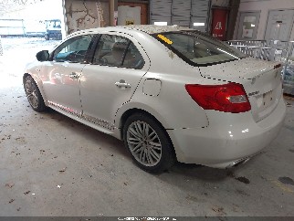 2011 Suzuki Kizashi, VIN JS2RE9A84B6110766. Фото 3 з 6 з аукціону IAAI. Каталог авто зі США OpenDataCar.