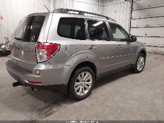 2011 Subaru Forester, VIN JF2SHBEC3BH768027. Zdjęcie 4 z 6 z aukcji IAAI. Katalog aut z USA OpenDataCar.