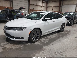 2015 Chrysler 200, VIN 1C3CCCDGXFN556894. Фото 2 з 6 з аукціону IAAI. Каталог авто зі США OpenDataCar.