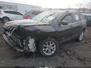 2017 Jeep Cherokee, VIN 1C4PJMCS9HW647179. Фото 2 из 6 с аукциона IAAI. Каталог авто из США OpenDataCar.