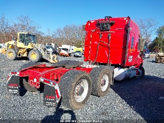 2017 Freightliner Cascadia 113, VIN 1FUJGHDV5HLHD9824. Zdjęcie 4 z 6 z aukcji IAAI. Katalog aut z USA OpenDataCar.