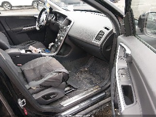 2015 Volvo XC60, VIN YV440MDJ5F2691385. Zdjęcie 5 z 6 z aukcji IAAI. Katalog aut z USA OpenDataCar.