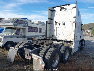 2016 Freightliner Cascadia 125, VIN 1FUJGLDR7GLGW6982. Фото 4 з 6 з аукціону IAAI. Каталог авто зі США OpenDataCar.
