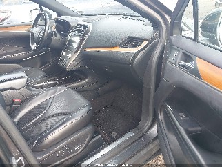 2017 Lincoln MKC, VIN 5LMCJ3D91HUL34099. Фото 5 з 6 з аукціону IAAI. Каталог авто зі США OpenDataCar.