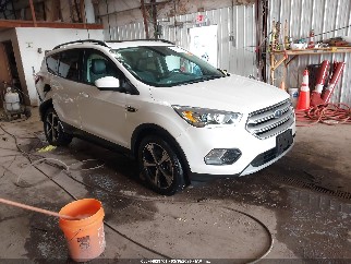 2018 Ford Escape, VIN 1FMCU9HD2JUD48904. Фото 1 з 6 з аукціону IAAI. Каталог авто зі США OpenDataCar.