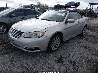 2012 Chrysler 200, VIN 1C3BCBEB8CN139035. Фото 2 з 6 з аукціону IAAI. Каталог авто зі США OpenDataCar.