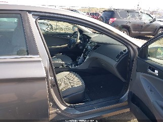 2013 Hyundai Sonata, VIN 5NPEB4AC3DH544243. Фото 5 з 6 з аукціону IAAI. Каталог авто зі США OpenDataCar.