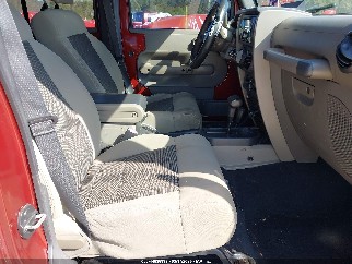 2010 Jeep Wrangler Unlimited, VIN 1J4BA3H11AL119643. Фото 5 з 6 з аукціону IAAI. Каталог авто зі США OpenDataCar.