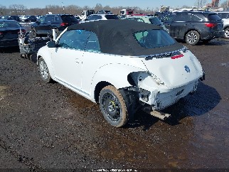 2018 Volkswagen Beetle, VIN 3VW5DAAT9JM512098. Zdjęcie 3 z 6 z aukcji IAAI. Katalog aut z USA OpenDataCar.