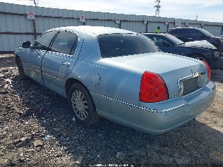 2005 Lincoln Town Car, VIN 1LNHM81W15Y615184. Фото 3 з 6 з аукціону IAAI. Каталог авто зі США OpenDataCar.