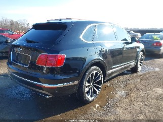 2018 Bentley Bentayga, VIN SJAAC2ZV6JC017909. Фото 4 из 6 с аукциона IAAI. Каталог авто из США OpenDataCar.