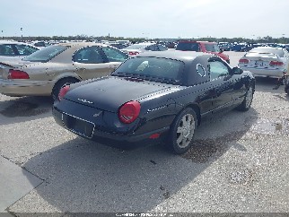 2004 Ford Thunderbird, VIN 1FAHP60A64Y105925. Zdjęcie 4 z 6 z aukcji IAAI. Katalog aut z USA OpenDataCar.